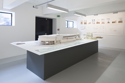 Blick in die Ausstellung "Álvaro Siza: Von der Linie zum Raum" im aut