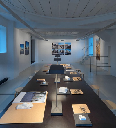 Blick in die Ausstellung "Asmara - The Sleeping Beauty"