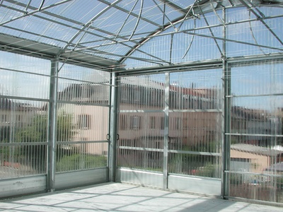 Wohnbau von Anne Lacaton & Jean Philippe Vassal während der Bauzeit, Sommer 2004