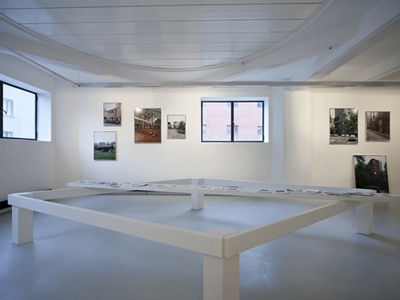 Blick in die Ausstellung "Italomodern" im aut