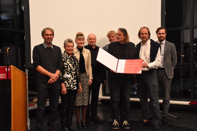 Auszeichnung des Landes Tirol für Neues Bauen 2022 für die Transformation des Gutmann Pelletsspeicher in Hall in Tirol durch obermoser + partner architekten und Hanno Schlögl (†)