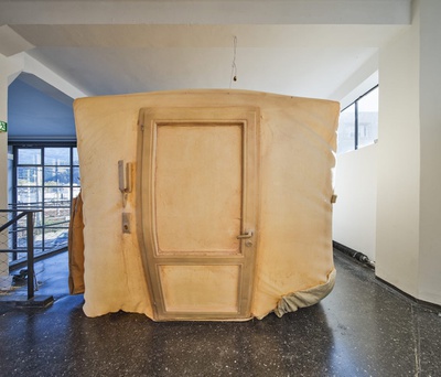 Installation "Numen / For Use: Negative Space" im aut