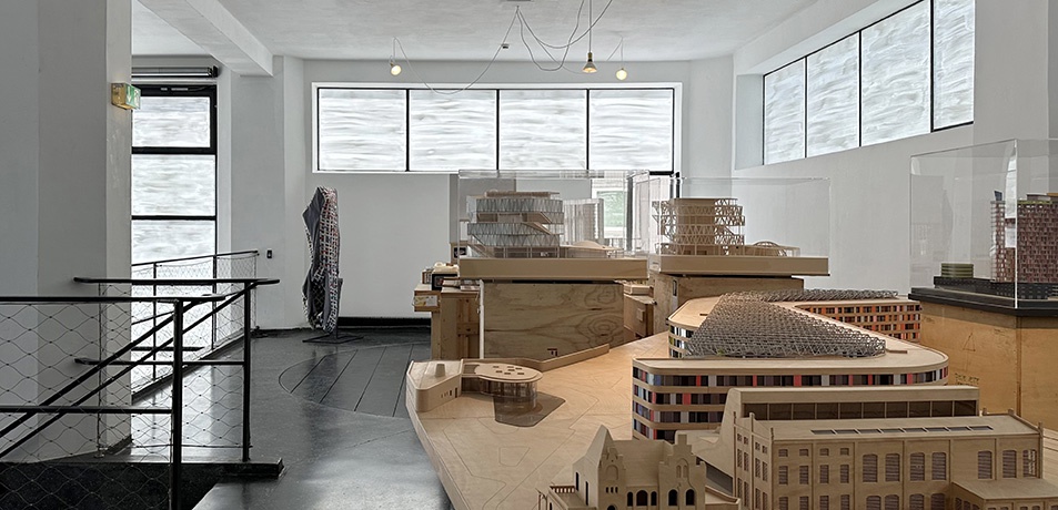 Blick in die Ausstellung "Open Box" – © Günter Richard Wett Blick in die Ausstellung "Open Box"