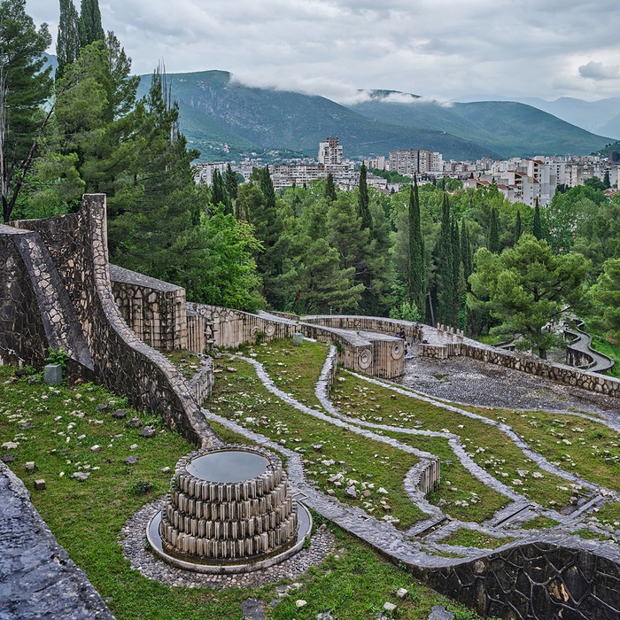 Partisanen-Nekropole Mostar, Bogdan Bogdanović, 1965