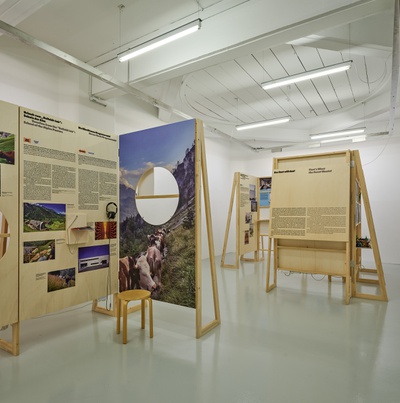 Blick in die Ausstellung – © Günter Richard Wett