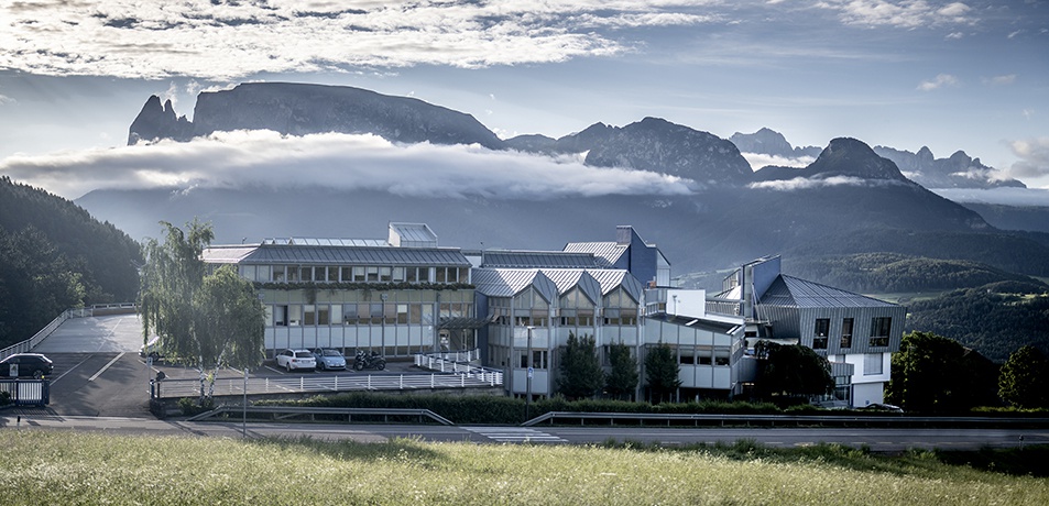 Finstral Hauptsitz, Unterinn am Ritten Finstral Hauptsitz, Unterinn am Ritten