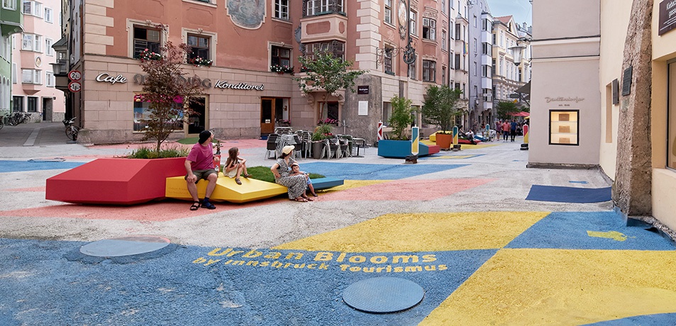 Urban Blooms, Kiebachgasse, Innsbruck – © Lucas Micka / Randall Films Urban Blooms, Kiebachgasse, Innsbruck