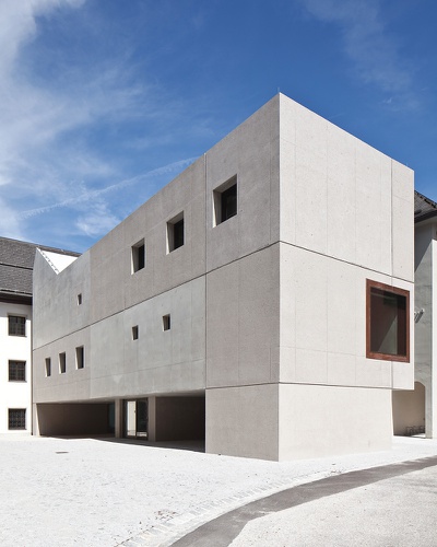 Anerkennung des Landes Tirol für Neues Bauen 2012:Erweiterung Hauptschule Rattenberg, 2009 – 2011 (Architektur: Daniel Fügenschuh)