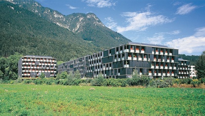 Auszeichnung des Landes Tirol für Neues Bauen 2000: Wohnanlage am Lohbach, Innsbruck, 1998-2000 (Architektur: Carlo Baumschlager & Dietmar Eberle)