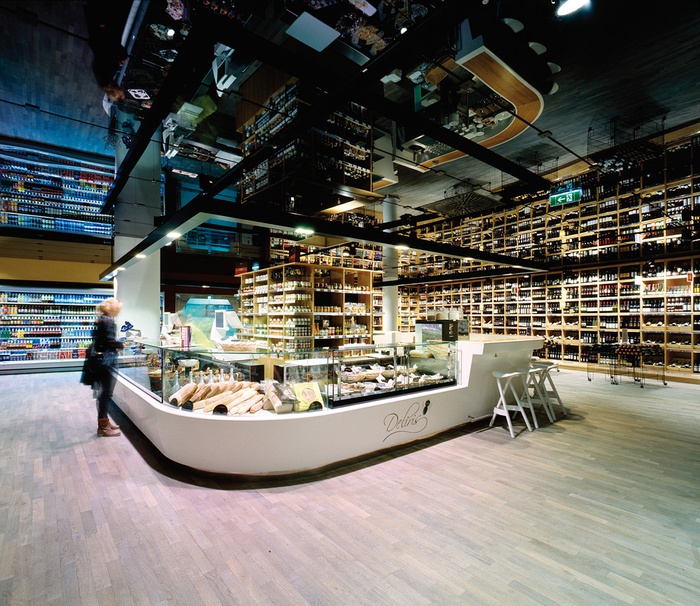 Auszeichnung des Landes Tirol für Neues Bauen 2010: MPREIS im Kaufhaus TYROL, Innsbruck, 2009 – 2010 (Architektur: Rainer Köberl zusammen mit Helmut Siebenförcher)