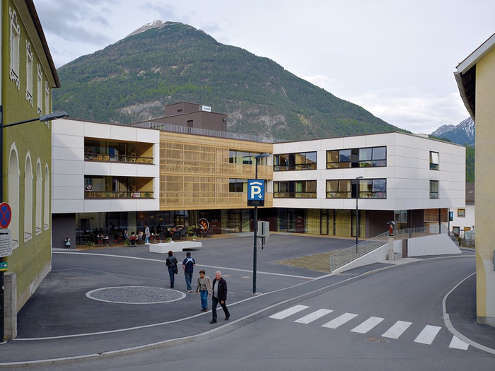 Auszeichnung des Landes Tirol für Neues Bauen 2010: Pflegezentrum Gurgltal, Imst, 2007 – 2010 (Architektur: ARGE Moser Kleon Moser (Bruno Moser, Moser + Kleon Architekten))
