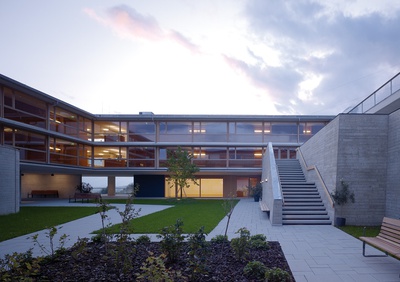 Auszeichnung des Landes Tirol für Neues Bauen 2010: Erweiterung Haus für Senioren, Absam, 2007 – 2008 (Architektur: Hanno Vogl-Fernheim)