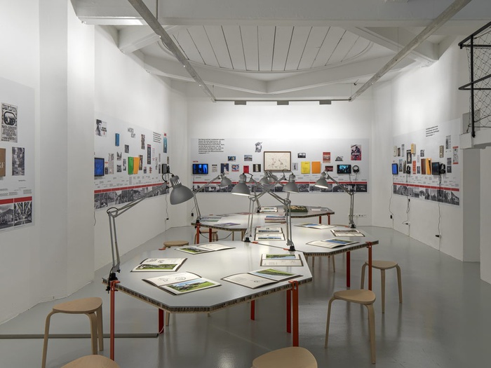 Blick in die Ausstellung "Widerstand und Wandel. Über die 1970er-Jahre in Tirol"