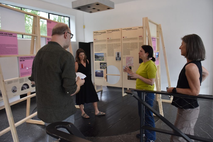 Ausstellung "Über Tourismus"