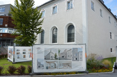 Ausstellung "Neues Bauen in Tirol 2024" beim Pflegezentrum Gurgltal in Imst – © Othmar Kolp Ausstellung "Neues Bauen in Tirol 2024" beim Pflegezentrum Gurgltal in Imst – © Othmar Kolp