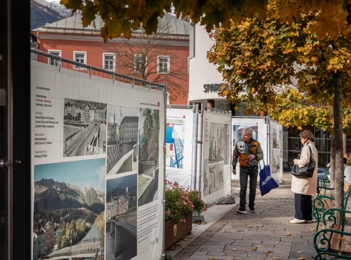Ausstellung „Neues Bauen in Tirol 2024“ in Lienz – © Christof Gaggl