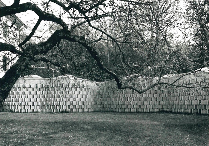 Grottenbad Flora, Ansicht