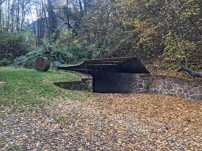 Tiefgaragenabfahrt bei Schloss Gandegg, Überetsch