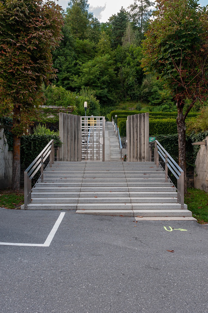 Eingang Friedhofserweiterung v. Norbert Heltschl 1994