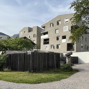 Blick vom Mathoigarten aus auf das Quartier am Raiffeisenplatz, Schwaz