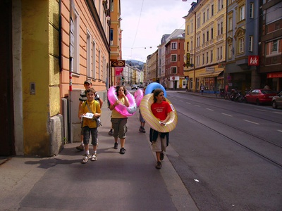Architektur in Bewegung – Stadtparcours – eine Architektur-Schnitzeljagd für junge BesucherInnen Foto © aut. architektur und tirol