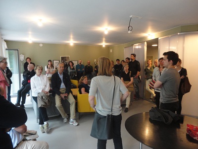 Architekturtage 2016 in Tirol – Führung der ArchitektInnen von STUDiO LOiS durch die HERberge für Menschen auf der Flucht