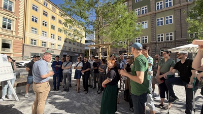 Vor Ort-Gespräch zum neuen Bozner Platz – © aut