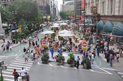 Herald Square, New York City, nach der Transformation durch Gehl Architects