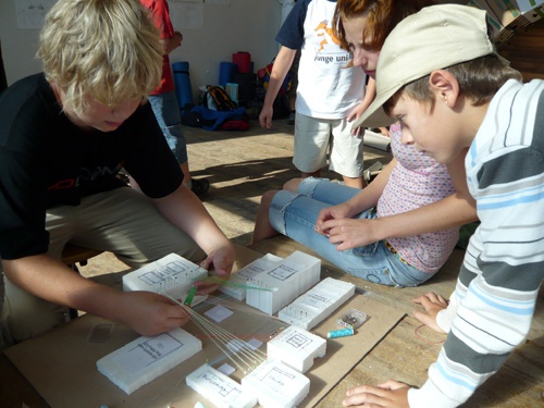 soak – im Modell versuchten wir durch Weben und Vernetzen unterschiedliche Räume zwischen den Gebäuden zu finden