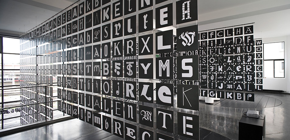 Ausstellung "Andreas Uebele: Alphabet Innsbruck" – © B&R Ausstellung "Andreas Uebele: Alphabet Innsbruck"