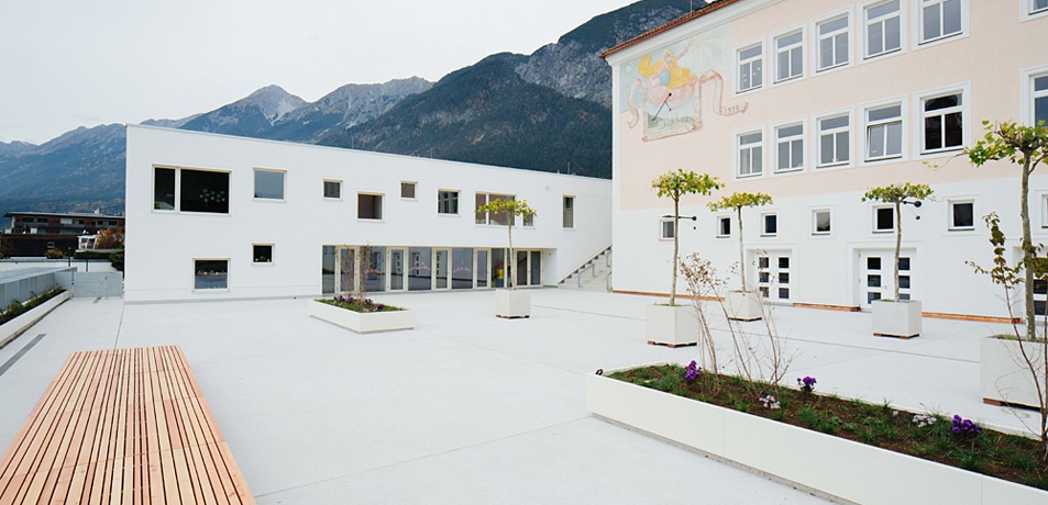 Erweiterung Volksschule Absam Dorf – © Bengt Stiller Erweiterung Volksschule Absam Dorf