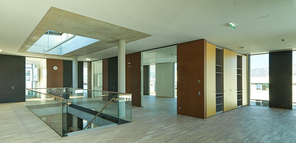 Krankenpflegeschule St. Johann in Tirol – © Günter R. Wett Krankenpflegeschule St. Johann in Tirol