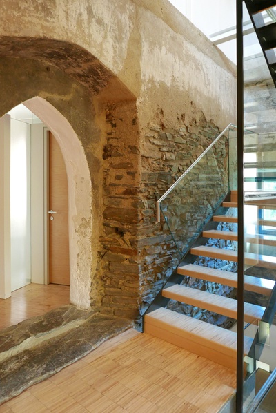 Stiegenhaus OG mit Kemenatentür