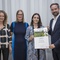 Im Bild: v.l. Marianne Durig (Jury), Iris Reiter (Jury), Özgül Coban-Nagels (Förderstipendium) und Landeshauptmann-Stellvertreter Stefan Schnöll.