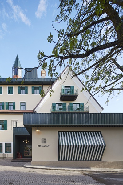 bergmeisterwolf architekten - Außenansicht - Parkhotel Holzner – © Rene Riller bergmeisterwolf architekten - Außenansicht - Parkhotel Holzner