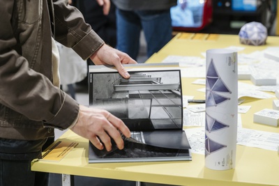 Der Ausstellungskatalog des Salzburg Museum wird vorstellt.