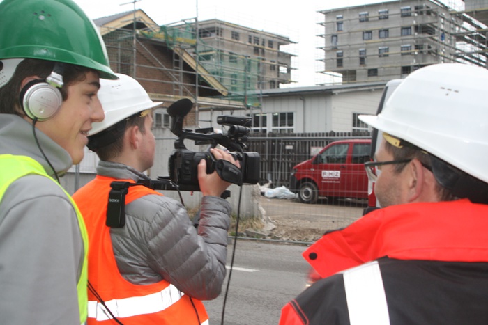 SchülerInnen der 4A vom WRG Salzburg auf der Baustelle