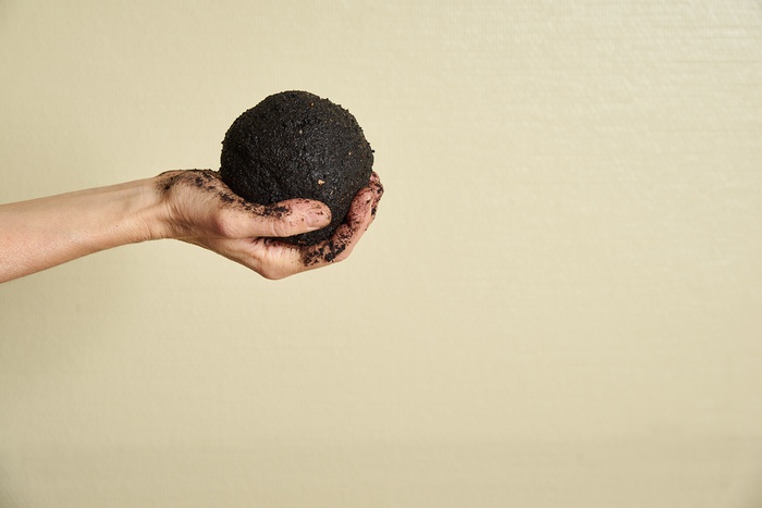 Lisa Hinterreithner, Erdkugel