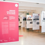 Ausstellungsansicht "Moderne Architektur in Salzburg" – © Mario Dullinger Ausstellungsansicht "Moderne Architektur in Salzburg"