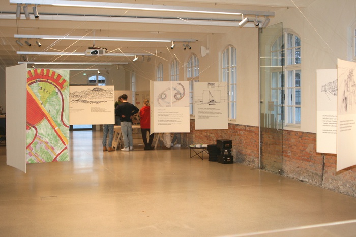 Schüler*innen des Wirtschaftskundlichen Realgymnasiums Salzburg am Werk