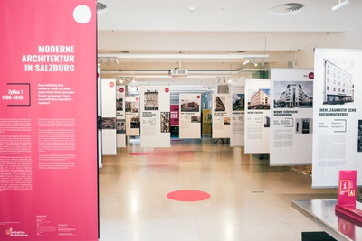 Ausstellungsansicht "Moderne Architektur in Salzburg" im Architekturhaus Salzburg