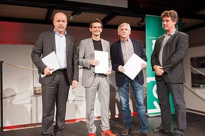 Holzbaupreis Kärnten 2013 – Landwirtschaftliche Fachschule, Salzburg
Planung: Schwarzenbacher Architektur ZT GmbH
Bauherr: Land Salzburg Abteilung Lebensgrundl
Tragwerksplanung: DI Josef Koppelhuber
Ausführung: Raimund Baumgartner GmbH