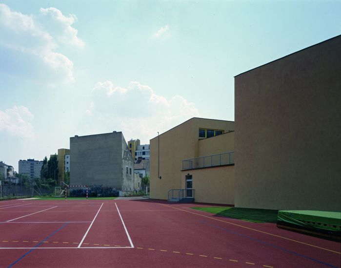 Rosa Jochmann-Schule Sportplatz