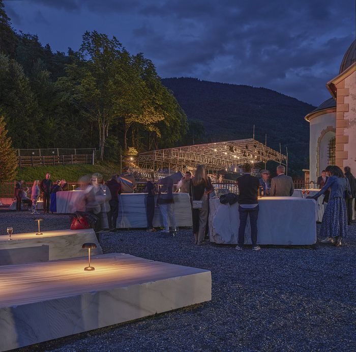 Freiluftfoyer am Birkenberg, Tiroler Volksschauspiele Telfs, 2023