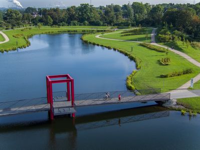 Radschnellweg Ruhr RS1, Niederlfeldsee in Essen, Brücke: Ahlbrecht Baukunst, Essen